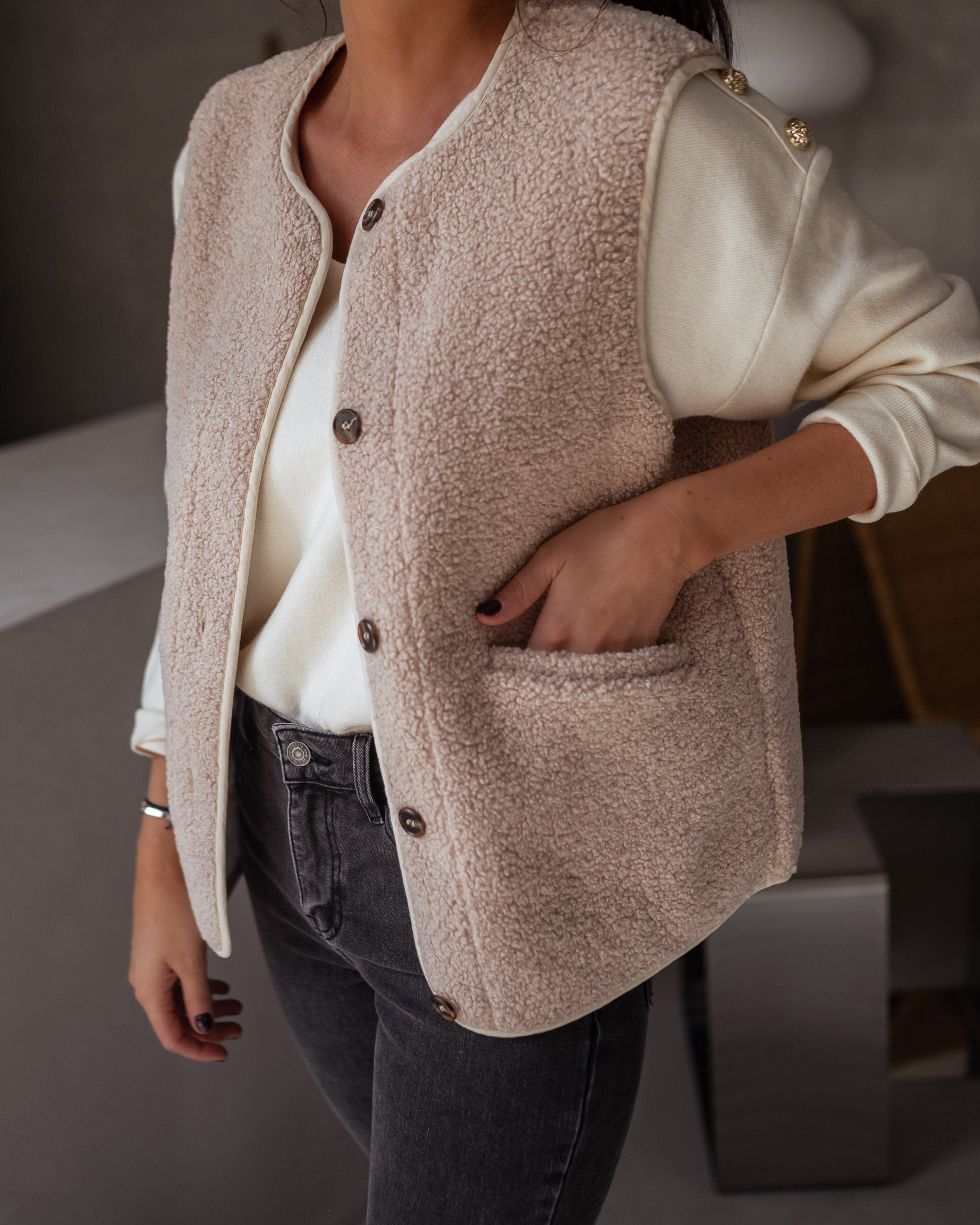 Daisy™ - Plush Comfort Vest